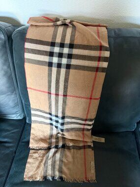 ✨ Authentic Burberry Lightweight Check Scarf